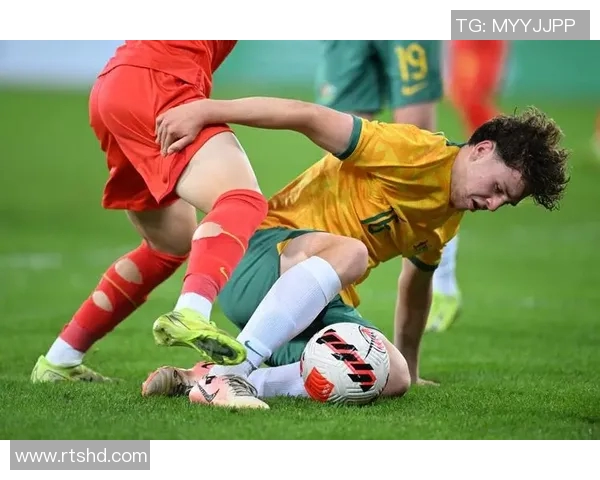 为足球明星提供独特服务的捏脚体验与背后的故事